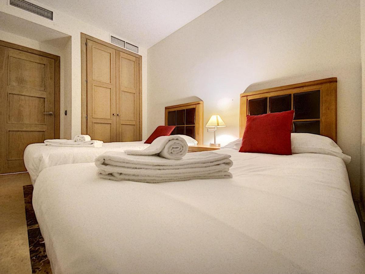 Lovely Apartment With Pool & Sea Views - Marina Del Castillo 2129 Manilva Dış mekan fotoğraf